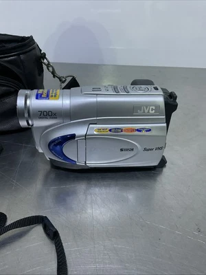 JVC Compact VHS Camcorder Model No. GR-SXM260U 700X *FOR PARTS/NOT TESTED* - Image 1 of 4