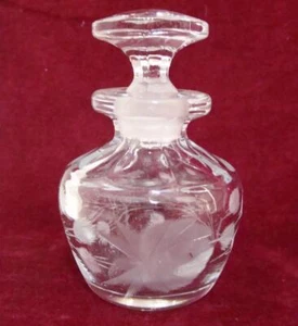 Vintage Etched Lead Crystal Perfume Bottle Ground Glass Stopper Apothecary - Picture 1 of 11