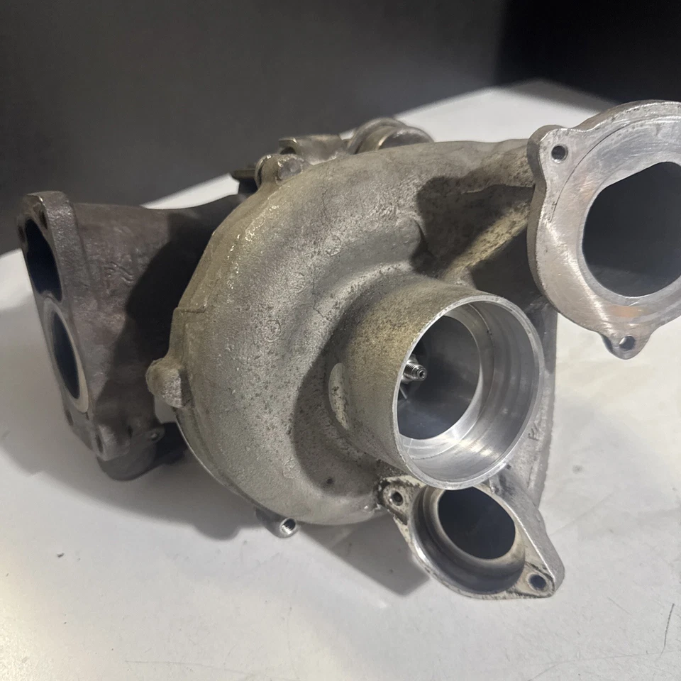 09-11 BMW E90 335d M57 Diesel Engine Turbo Turbocharger Assembly 7811404 OEM K26 Foto 1 de 4