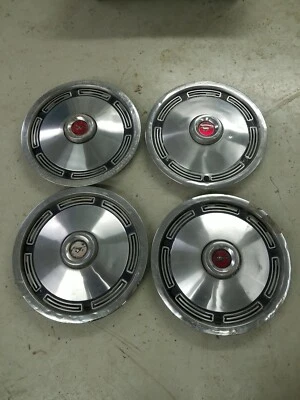 Juego de 4 tapacubos vintage 1974 Ford Mustang II Ghia Mach Cobra 13" usados Foto 1 de 4