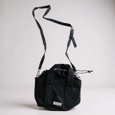 Nuevo Victoria's Secret Rosa Mini Bolso de Mano Hombro Extensible Cinch Top Negro Foto 1 de 4