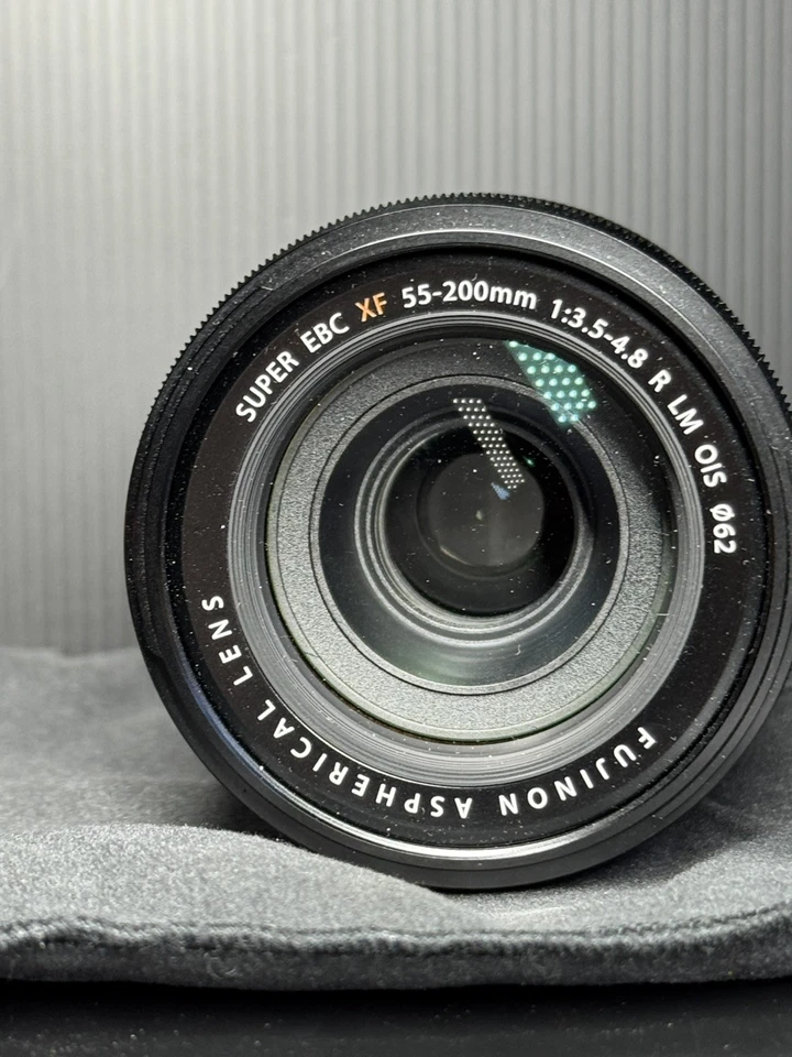 Fujifilm Fujinon XF 55-200mm F/3.5-4.8 R LM OIS (Fuji X mount) #135 - Image 1 of 4
