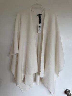 Nuevo con etiquetas Mantón Serape Blanco Suave Seda Cachemira Eileen Fisher - Precio de venta sugerido por el fabricante 498 USD Foto 1 de 4