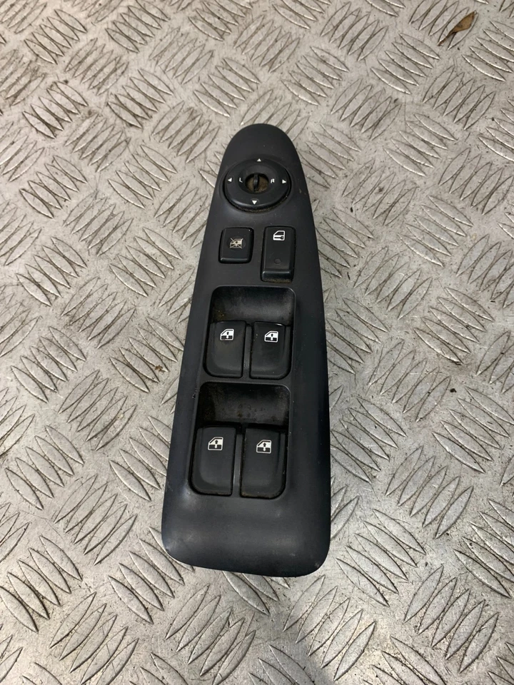 2004 HYUNDAI ELANTRA DRIVER SIDE FRONT WINDOW CONTROL SWITCH #2 - Image 1 of 4