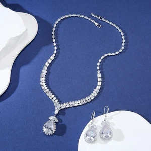 Juego de collar y pendientes nupciales de circonita cúbica - Imagen 1 de 5