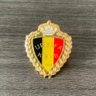 KBVB ROYAL BELGIAN FA NATIONAL TEAM ENAMELED SOCCER/ FOOTBALL LAPEL PIN W/BAG. - Image 1 of 2