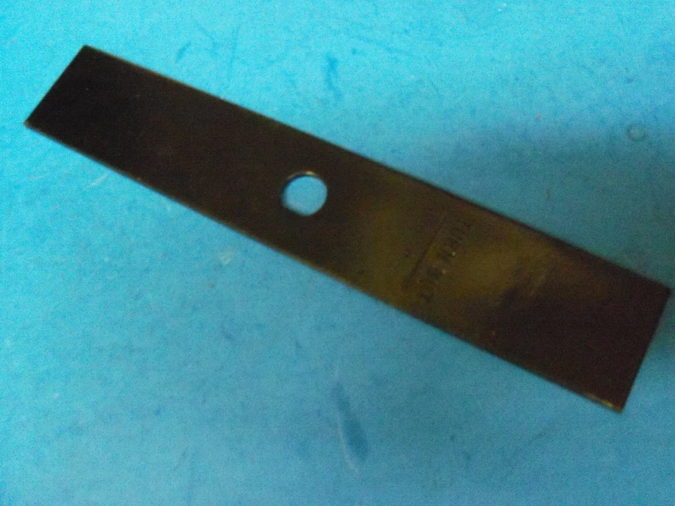 Hoja de bordeadora Weed Eater 8,5" apta para PE550 GE21 530095086 952701674 D orificio central OEM Foto 1 de 1