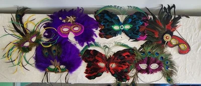 Lote de 7 máscaras de penas Mardi Gras – estilo pavão, borboleta, lantejoulas e miçangas - Imagem 1 de 4