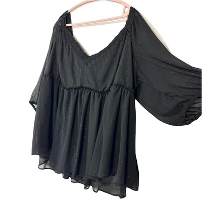 Blusa Torrid Preta Prata Babydoll Top Crinkle Chiffon Tamanho 5X Costas Batidas - Imagem 1 de 4