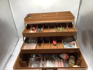 Fenwick 1060 Tackle Box gefüllt mit Angelködern und Ködern - Bild 1 von 13