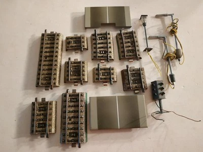 Märklin - MÄRKLIN, VARIOUS PARTS, SIGNALS and TRACKS UNTESTED, SCALE HO - Image 1 of 4