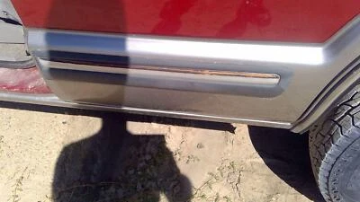 1998-2001 S10 Blazer Driver Moldagem Traseira Esquerda Da Porta OEM Faixa de Acabamento Traseiro - Imagem 1 de 4