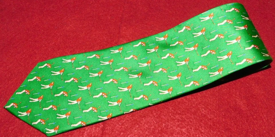 CORBATA CON MOTIVO DE JUGADOR DE GOLF AMERICANO LIVING VERDE/ROJO/AMARILLO - CORBATAS - CORBATAS DE DISEÑADOR. Foto 1 de 3