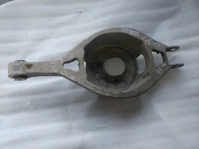 Infiniti G35 2003-2007 cupé suspensión trasera brazo de control inferior soporte de resorte Foto 1 de 4