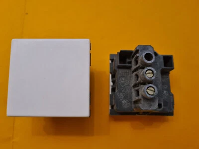 Legrand Ancien MOSAIC 74010 ou 740 10 - Interrupteur simple allumage - Photo 1/3