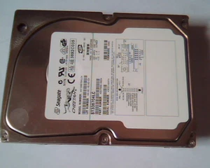 Festplatte SCSI Seagate Cheetah ST336704LC 9N7006-065 3305 A-01-0142-5 SE/LVD - Bild 1 von 4