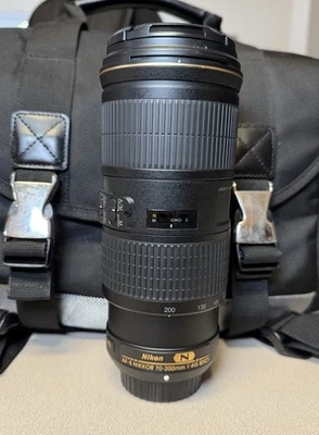 Lente Nikon NIKKOR AF-S 70-200 mm f/4 ED VR Foto 1 de 4
