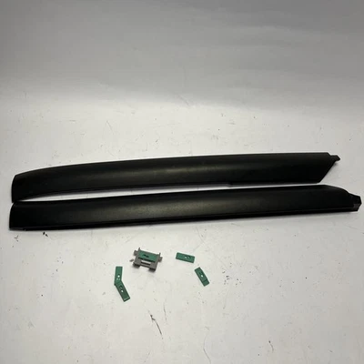 Комплект оригинальных накладок на левое и правое лобовое стекло стойки для Honda Element 2003–2011 годов выпуска - Изображение 1 из 4