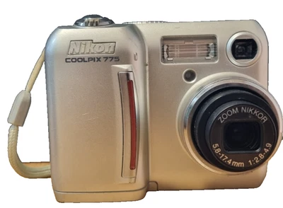 Nikon  Coolpix 775 2.1MP Digital Camera - Silver (K10) - Image 1 of 4