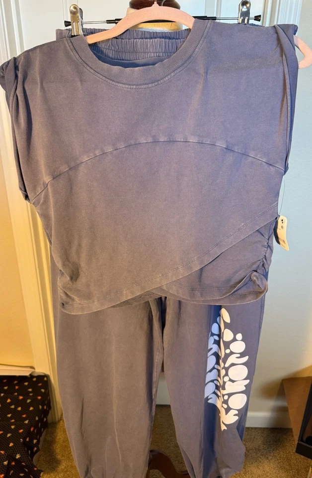 Juego de top y jogger Free People Movement Hot Shot. Talla mediana. ¡Súper lindo! Foto 1 de 4