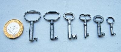 Six Small Georgian/Victorian Jewellery Box/Desk Lock Keys - Image 1 of 4
