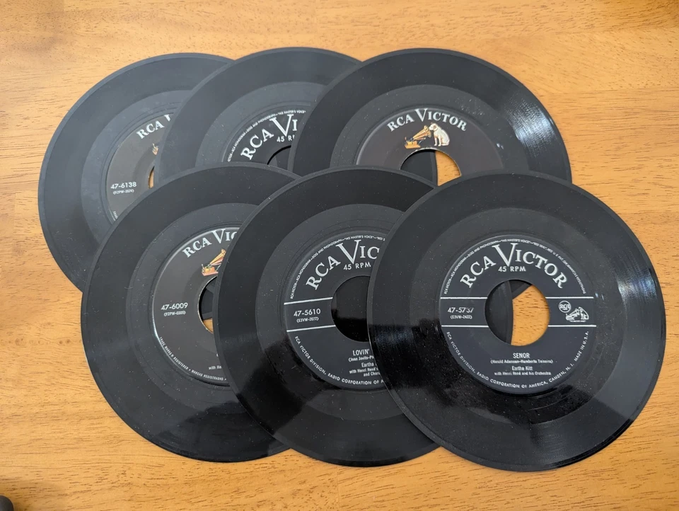 Lot of 6 - 45 rpm Records From Eartha Kitt - RCA Victor Foto 1 de 1