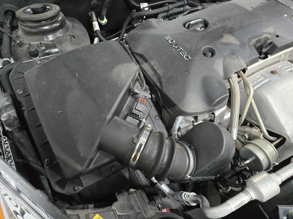 2014 - 2017 BUICK REGAL 20L AIR CLEANER ASSEMBLY *COMPLETE* OEM 23134626 - Image 1 of 1