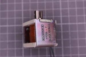 2 piezas imán de elevación 24 voltios 0,24 amperios 100% ED. Kuhnke H3206F - Imagen 1 de 1