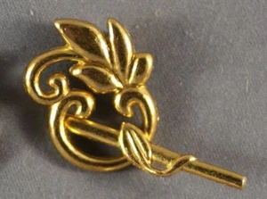 GOLD FINISH FLORAL LEAF TOGGLE CLASPS 24MM (3) LEAD & NICKEL FREE METAL - Picture 1 of 1