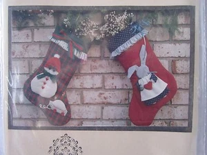 El patrón de tela Buckeye Tree Memory Stockings SOLO - Imagen 1 de 3