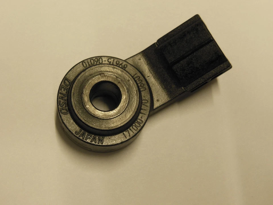 2003-2010 TOYOTA COROLLA GENUINE ORIGINAL KNOCK SENSOR  - Image 1 of 1