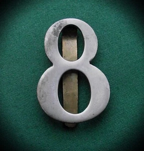 8o Batallón de Entrenamiento de Cadetes de Oficiales ~ GENUINA Insignia de Gorra del Ejército Militar Británico - Imagen 1 de 9