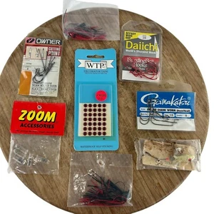 Lote De Colección Señuelos de Pesca Ganchos Nuevo En Caja Zoom Daiichi WTP GAMAKATSU Cinta Decoradora de Ojos - Imagen 1 de 2