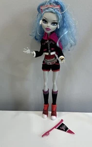 Monster High Ghoulia Yelps furchterregende Puppe mit Brille und Flagge VHTF von Mattel - Bild 1 von 16