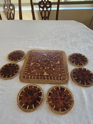 Remache de terracota y mimbre con diseño de hojas y 6 posavasos Foto 1 de 4