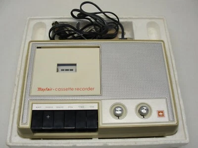 GRABADORA DE CASETE Y MICRÓFONO MAYFAIR DE COLECCIÓN MODELO 725 ~ FUNCIONA Y SE VE MUY BIEN Foto 1 de 2