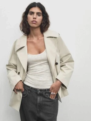 Gabardina corta para mujer Massimo Dutti Foto 1 de 4