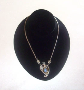 Vintage Heart Leaf Blue Teardrop Setting with Rhinestones Gold Necklace 16" - Imagen 1 de 4