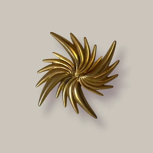 Vintage Metal Brass Brooch - Vintage Jewelry Collectible - Picture 1 of 5