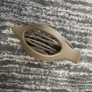 Flat Hair Clips Claw Clip Lay down Brown All Hair Types Trendy Comfy Matte New - Picture 1 of 5
