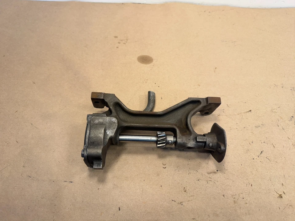 Bomba traseira Rolls Royce Silver Shadow transmissão 4 velocidades original de fábrica - Imagem 1 de 4