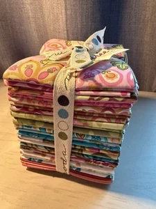 Vtg Moda Cotton Fabric Fat Quarter Bundle Soirée By Lila Tuello 36 Pieces - Picture 1 of 16