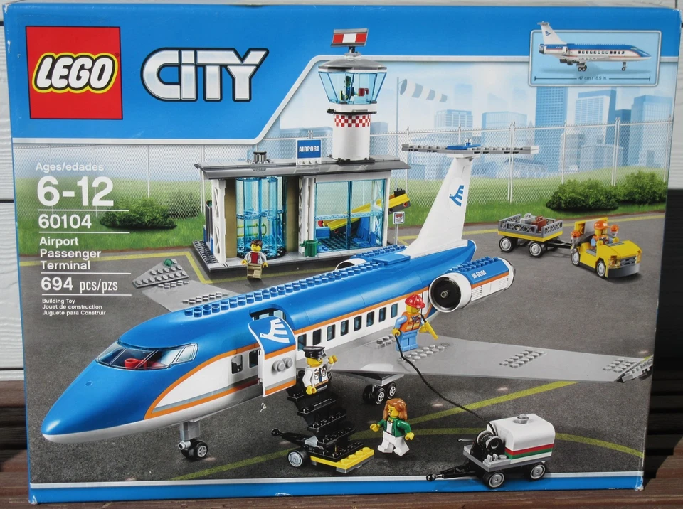 Lego CITY 60104 ~ AIRPORT PASSENGER TERMINAL ~ Retired NEW SEALED Airplane Pilot - Image 1 of 4