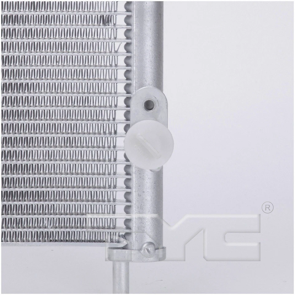 Condensador de aire acondicionado TYC 4102 para Toyota Prius C 12-19 Foto 1 de 4