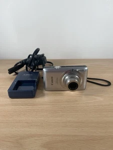 Canon IXUS 120 IS 12.1mp Digital Camera - Silver includes Charger - Picture 1 of 9