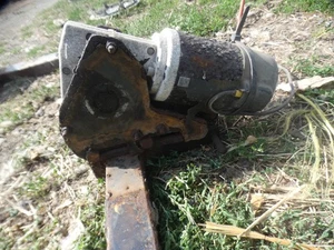 Caravan, EMD motor mover motor, near side, manual engage - Picture 1 of 5