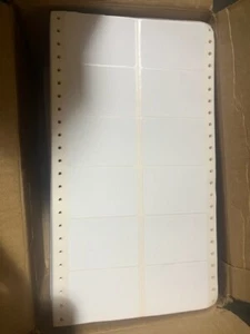 100 STCK. 3,5"" DISKETTE ETIKETT WEISS selbstklebend 3""x2"", KOSTENLOSER VERSAND - Bild 1 von 3