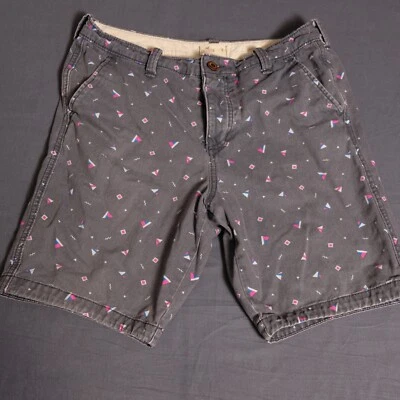 Hollister Shorts Mens Size 33 Retro Geometric Gray 80s Triangles Pattern Chino - Image 1 of 4