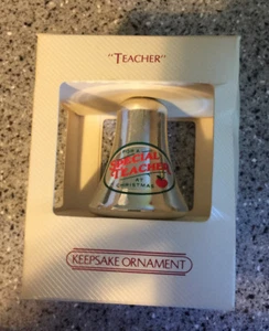 1983 HALLMARK GLASS CHRISTMAS ORNAMENT "FOR A SPECIAL TEACHER AT CHRISTMAS" - Picture 1 of 4