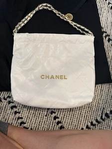 Chanel 22 Hobo Handbag Medium White Calfskin & Gold-Tone chain With Pouch Bag - Picture 1 of 13